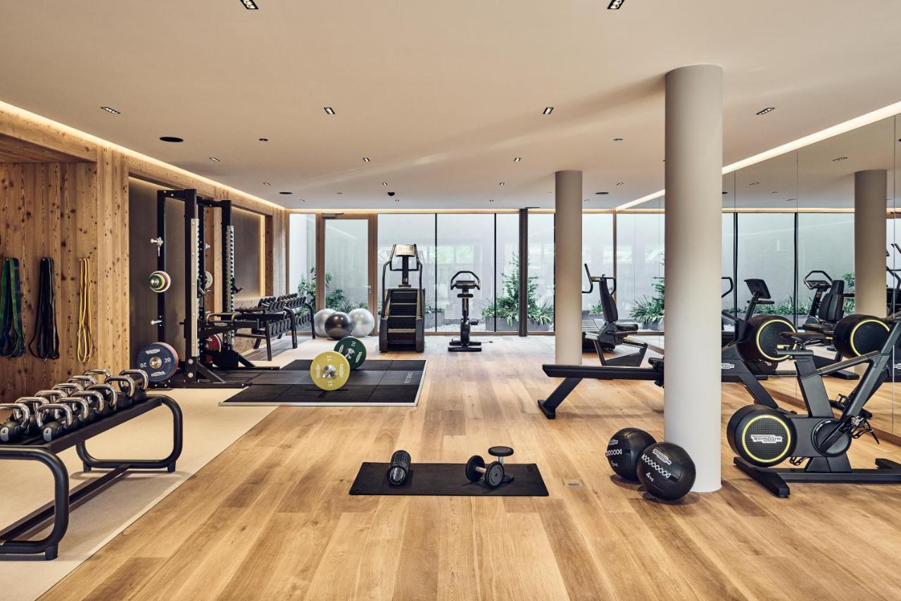 Falkensteiner Hotel Kronplatz - The Leading Hotels Of The World (Adults Only) Riscone Esterno foto A gym in the UK
