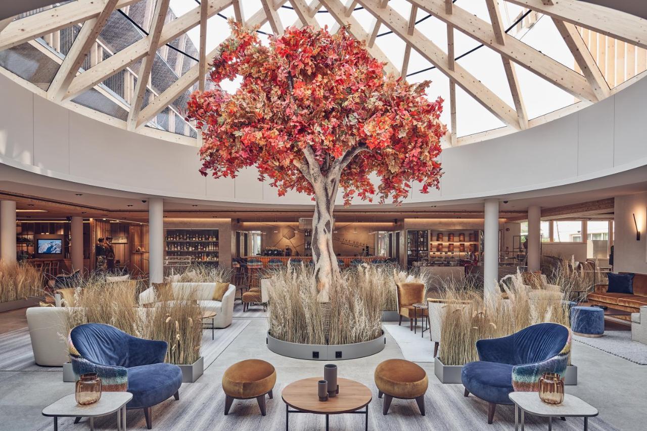 Falkensteiner Hotel Kronplatz - The Leading Hotels Of The World (Adults Only) Riscone Esterno foto The lounge at the airport