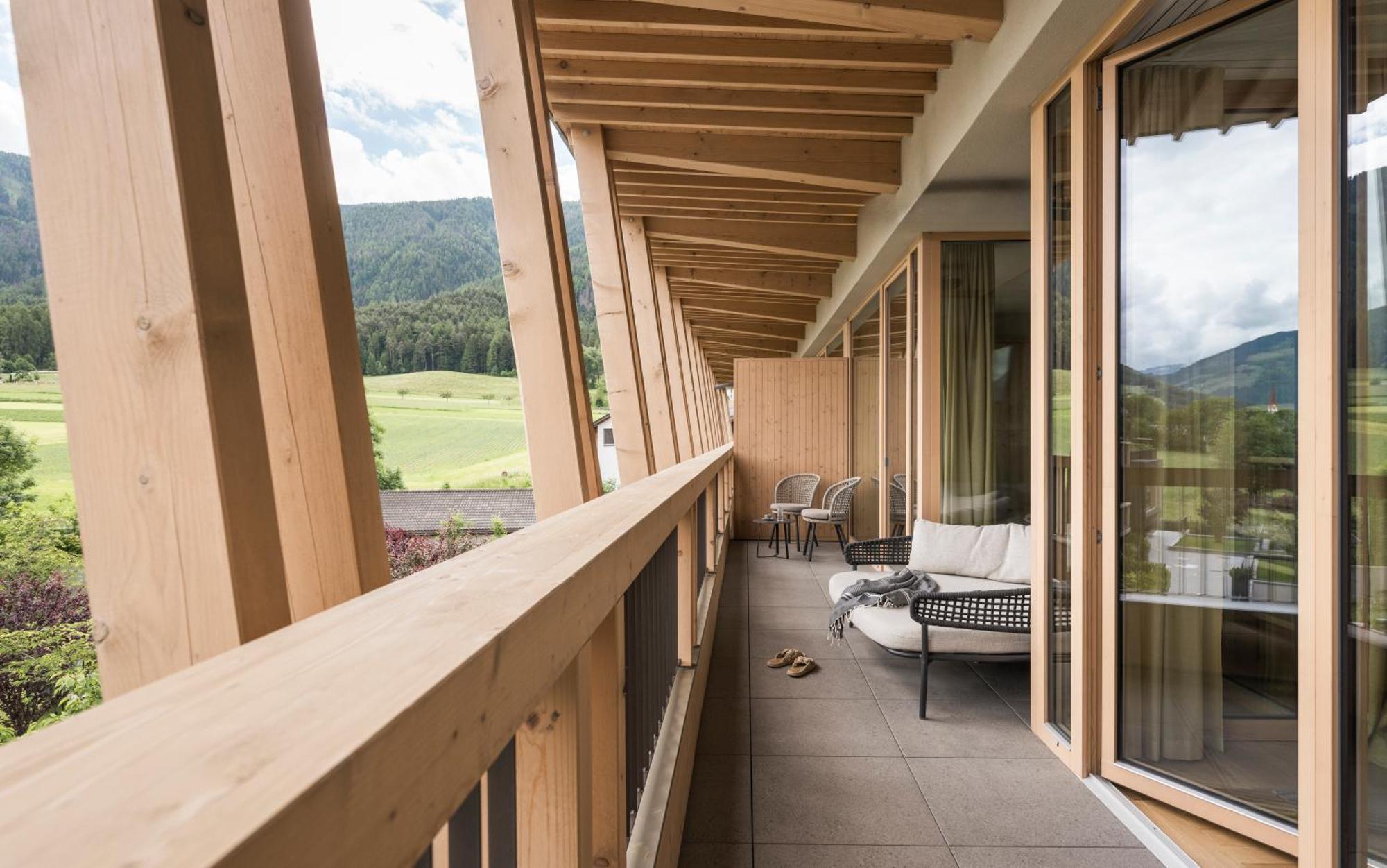Falkensteiner Hotel Kronplatz - The Leading Hotels Of The World (Adults Only) Riscone Camera foto The balcony of a suite